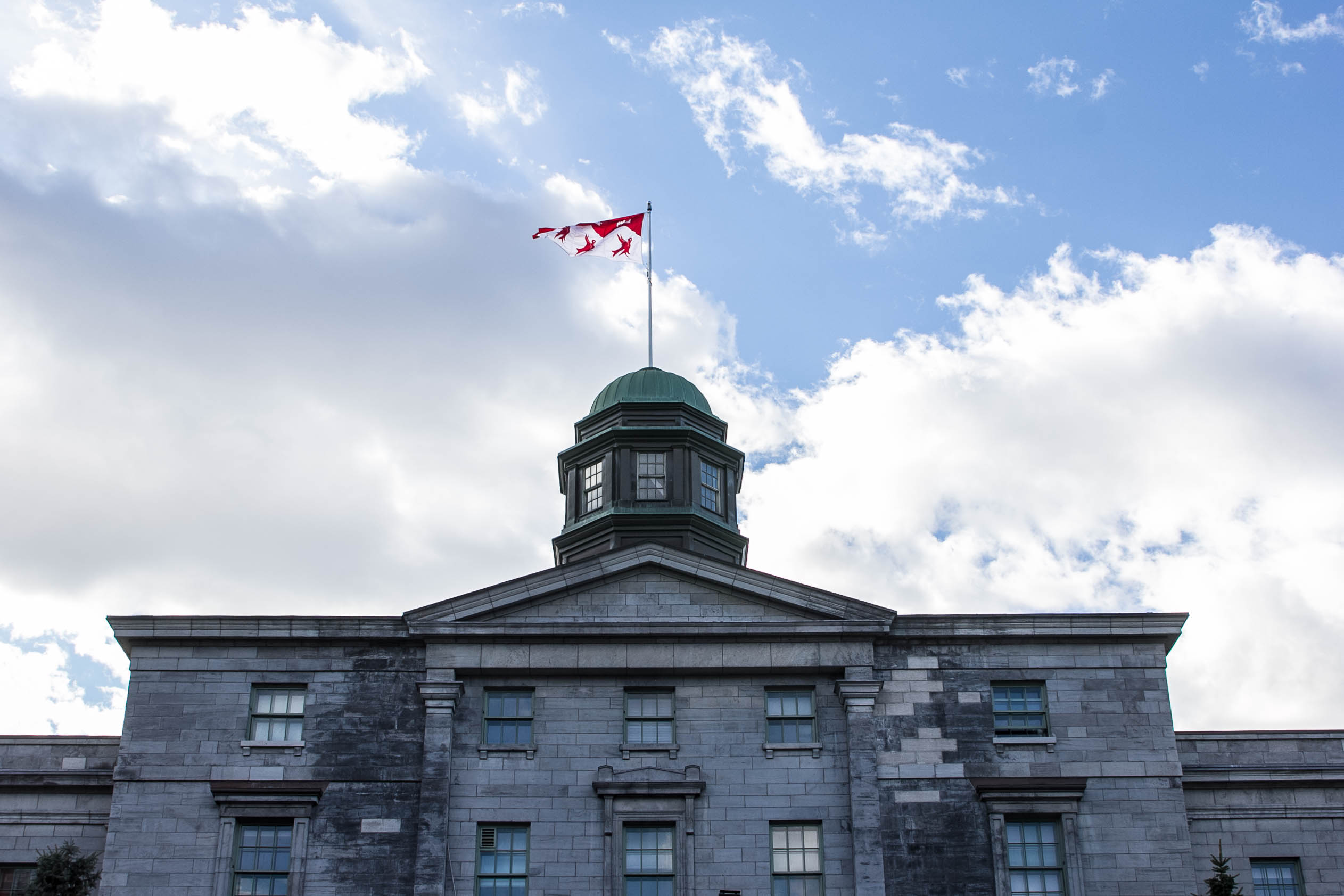 JOIGNEZ UN COMITÉ UNIVERSITAIRE