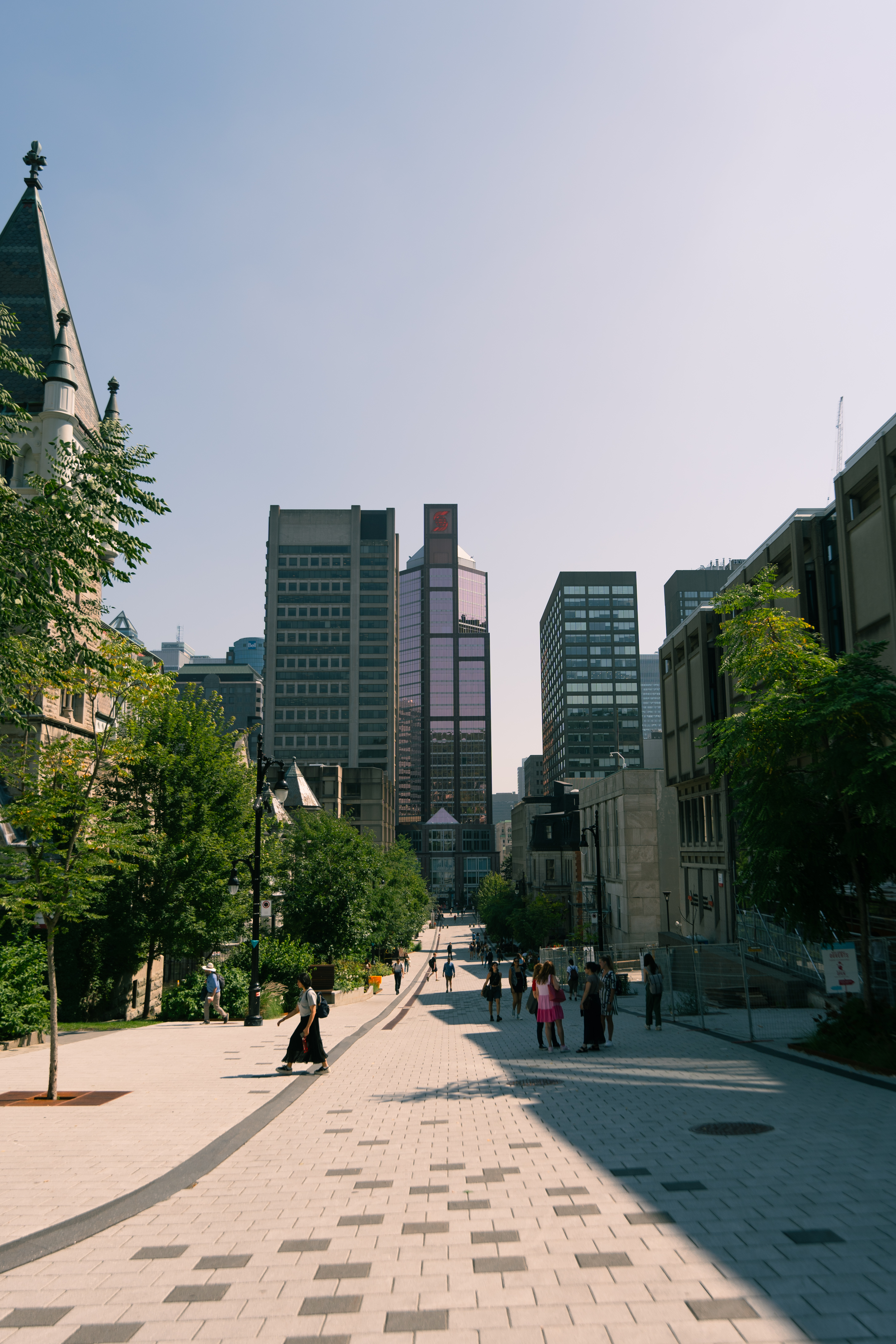 Les syndicats étudiants d’universités anglophones condamnent la hausse discriminatoire des frais de scolarité par la CAQ