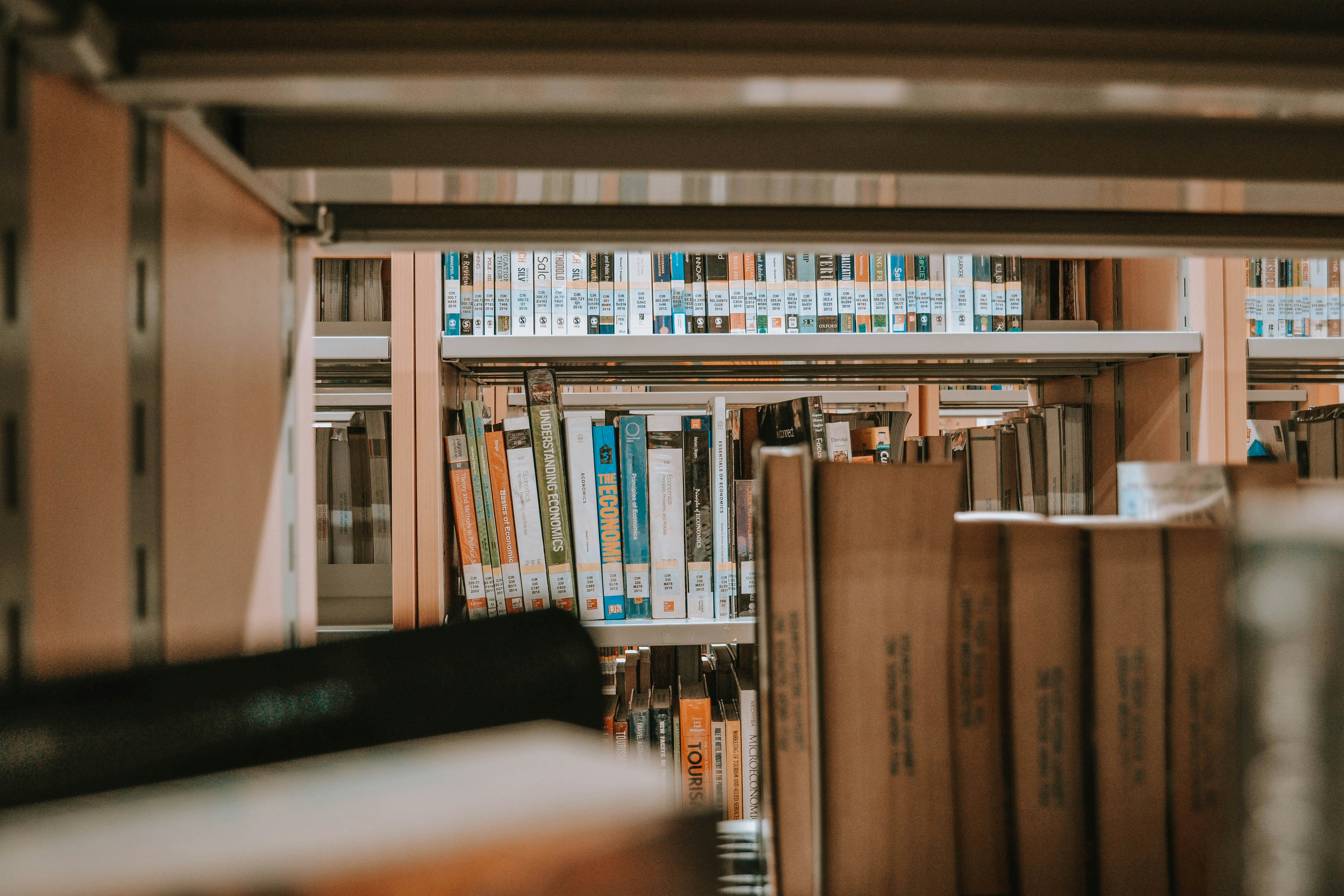 LES FONDS D’AMÉLIORATION DE LA BIBLIOTHÈQUE DE L’AÉUM